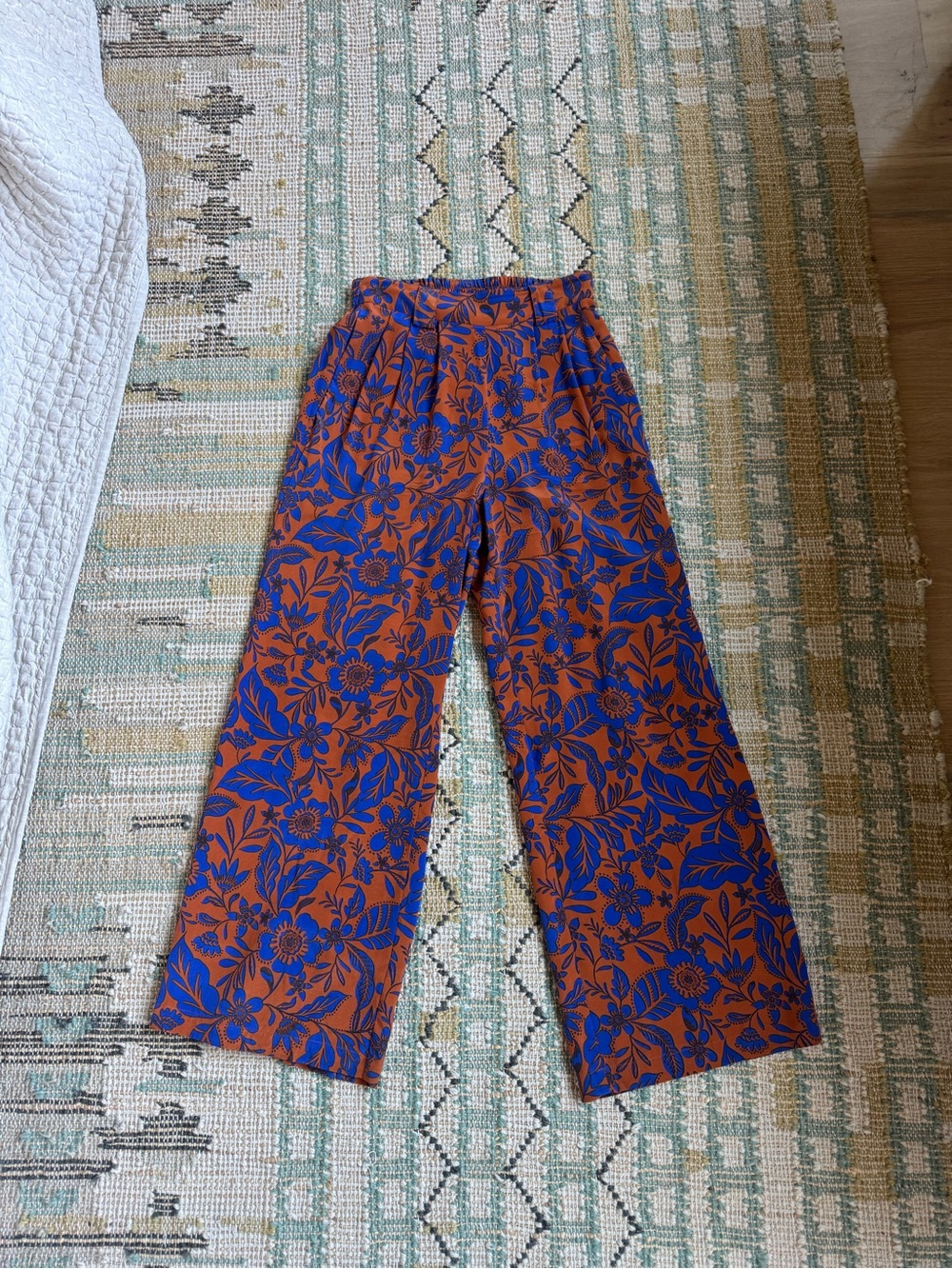 Wide-Leg Floral Pants in Rust/Blue sz 34 (0-2 us) 100% silk, petite length